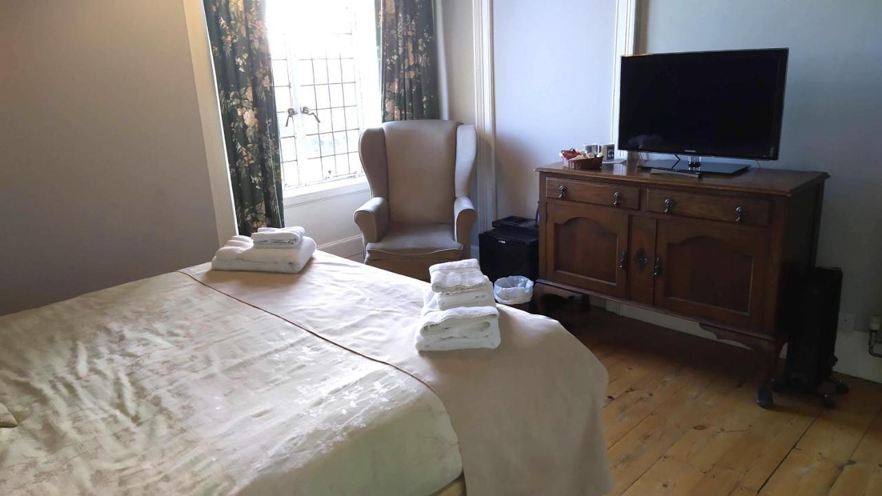 Cleeve House Bed & Breakfast Melksham Dış mekan fotoğraf